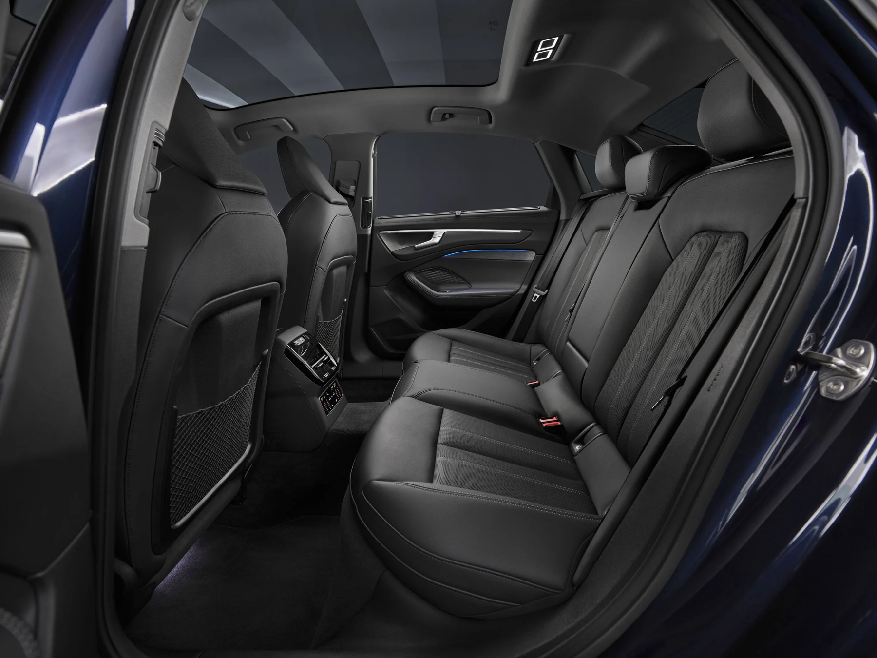 Audi A6 Sedan A6 뒷좌석