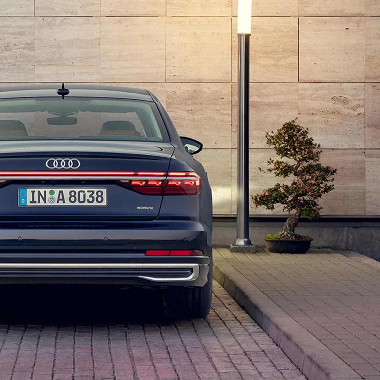 Audi A8 L A8 L 후면 디자인
