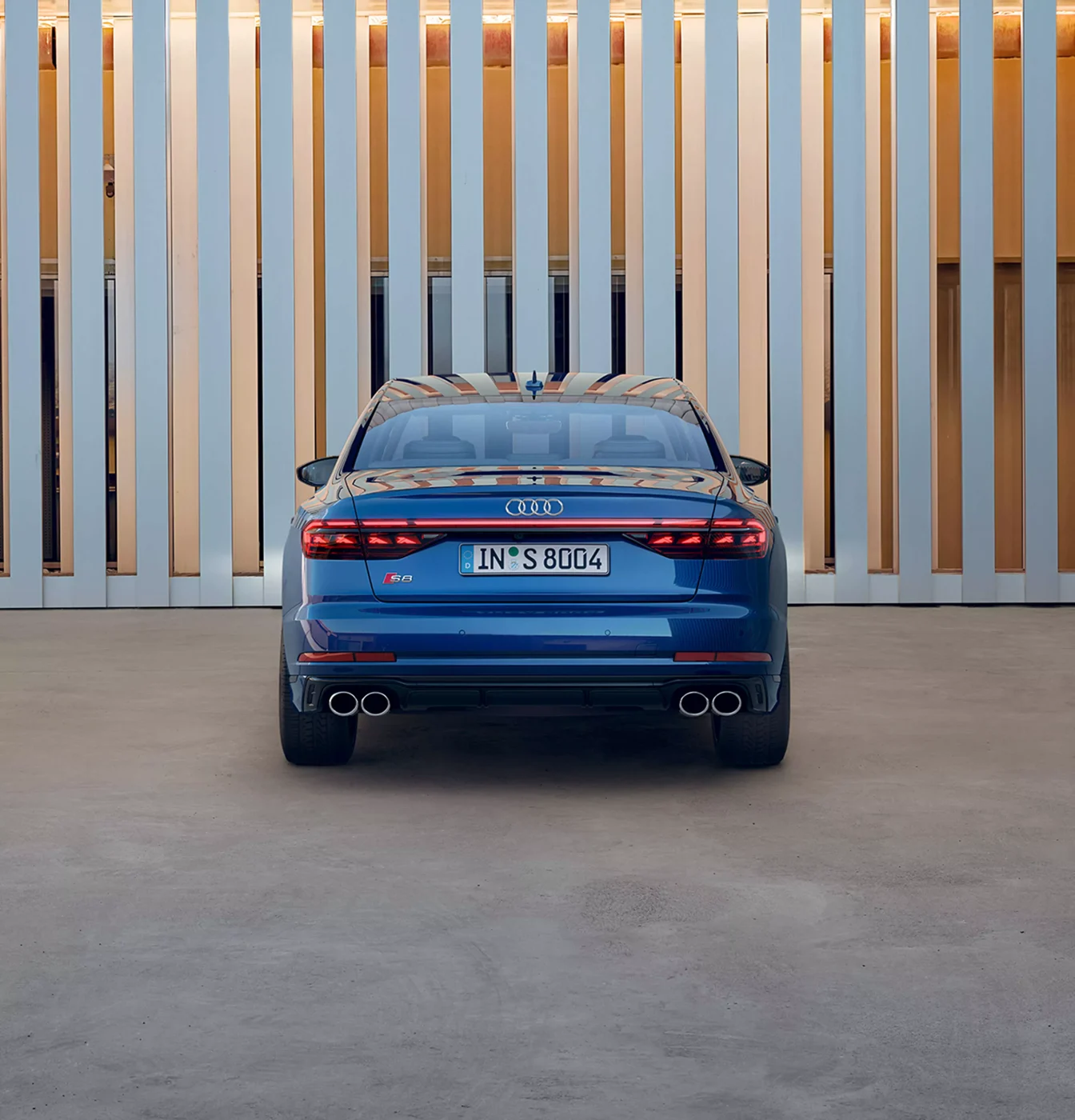 Audi S8 L 외관 2